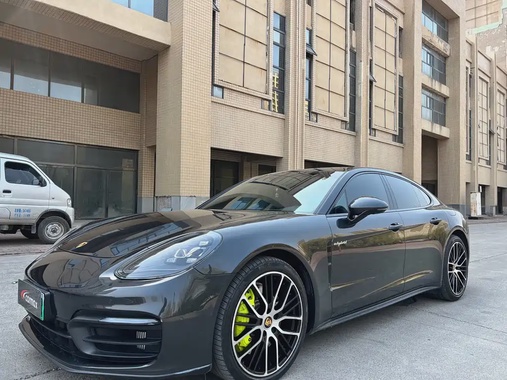 Porsche Panamera 2022