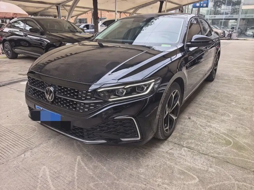 Volkswagen Passat 2023