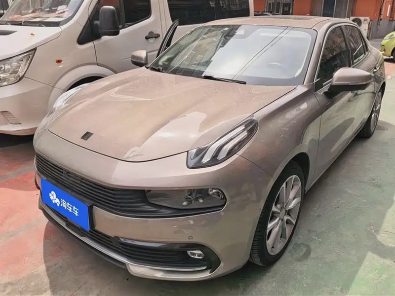 Lynk & Co 03