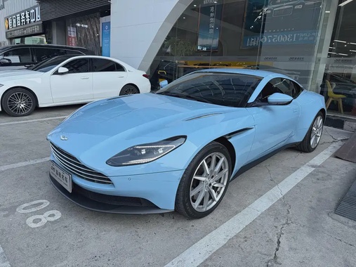 Aston Martin DB11 2019