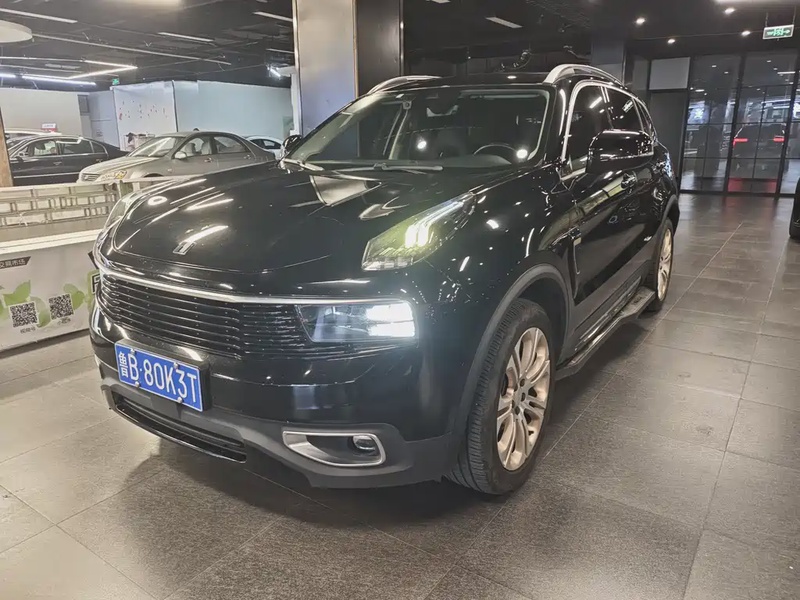 Lynk & Co 01