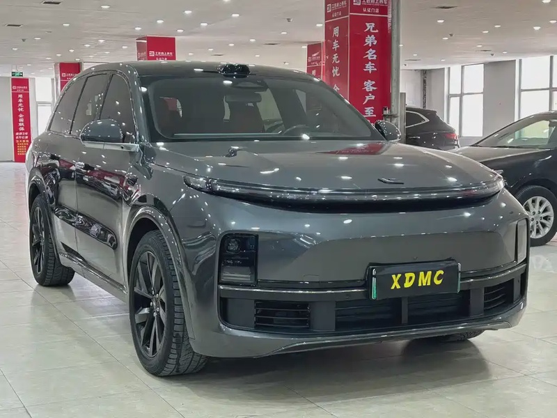 Li Auto L8