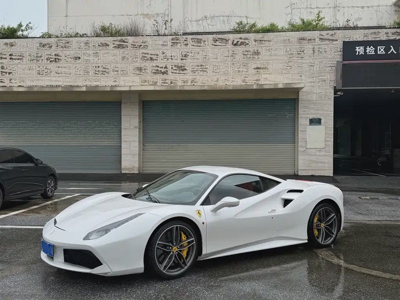Ferrari 488