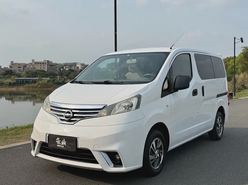 Nissan NV200 2016