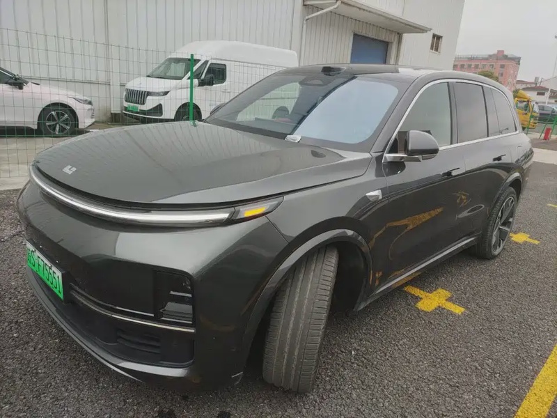 Li Auto L8