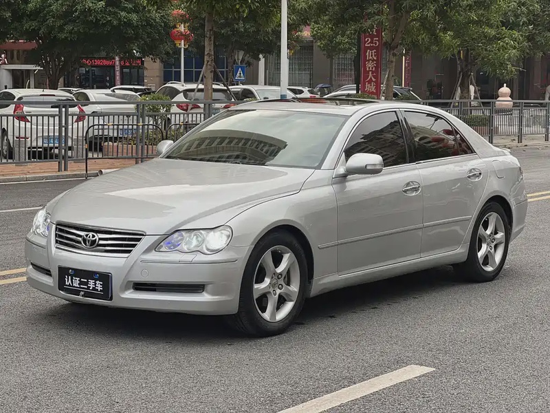 Toyota Reiz