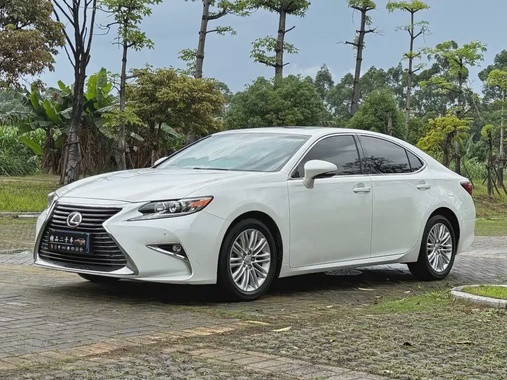 Lexus ES 2017