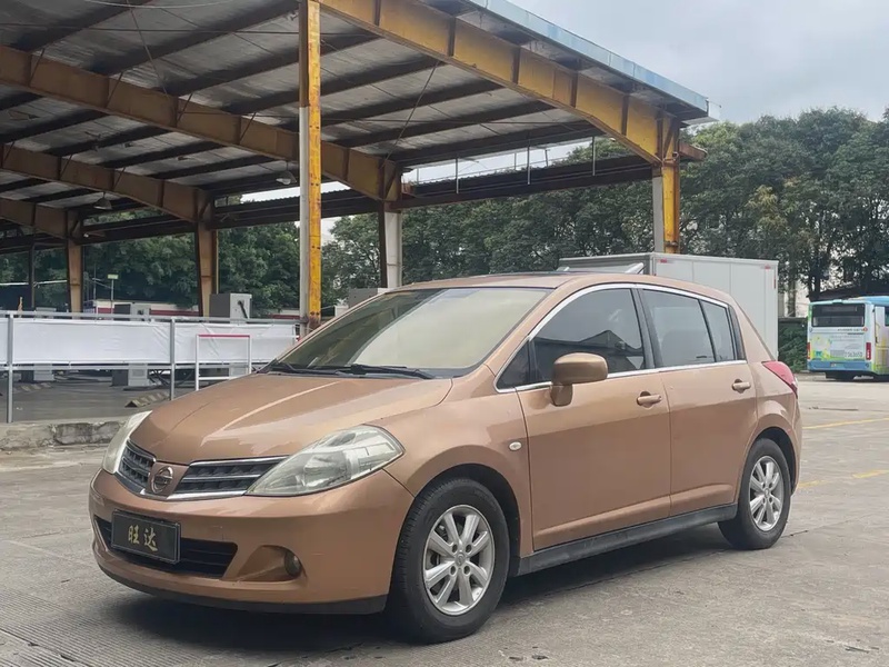 Nissan Tiida