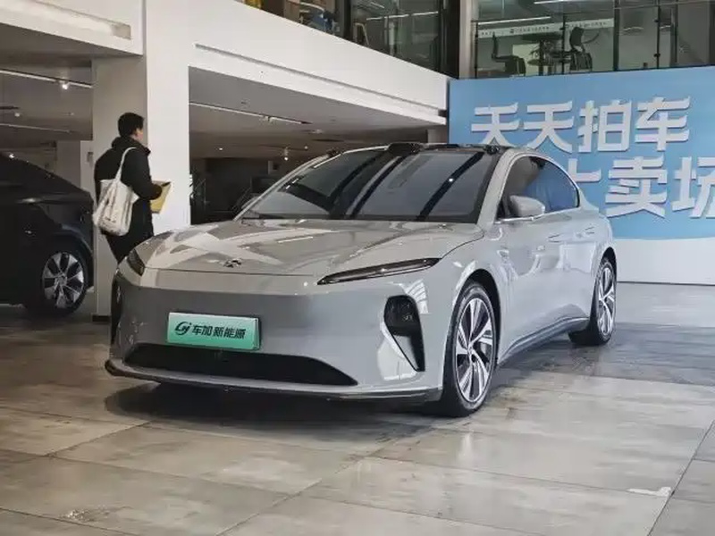 NIO ET5