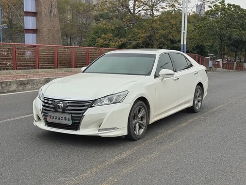 Toyota Crown 2016