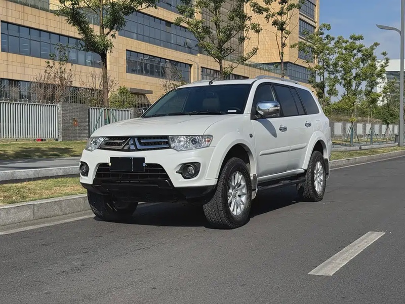 Mitsubishi Pajero Sport