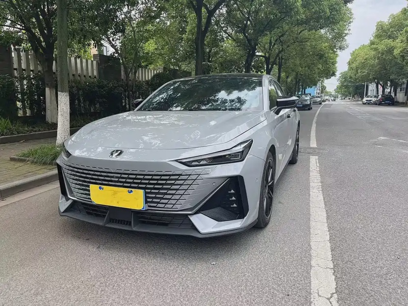 Changan UNI-V