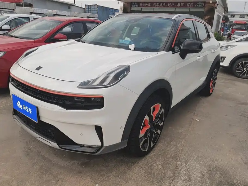 Lynk & Co 06