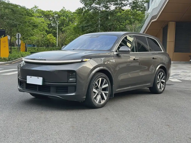 Li Auto L8