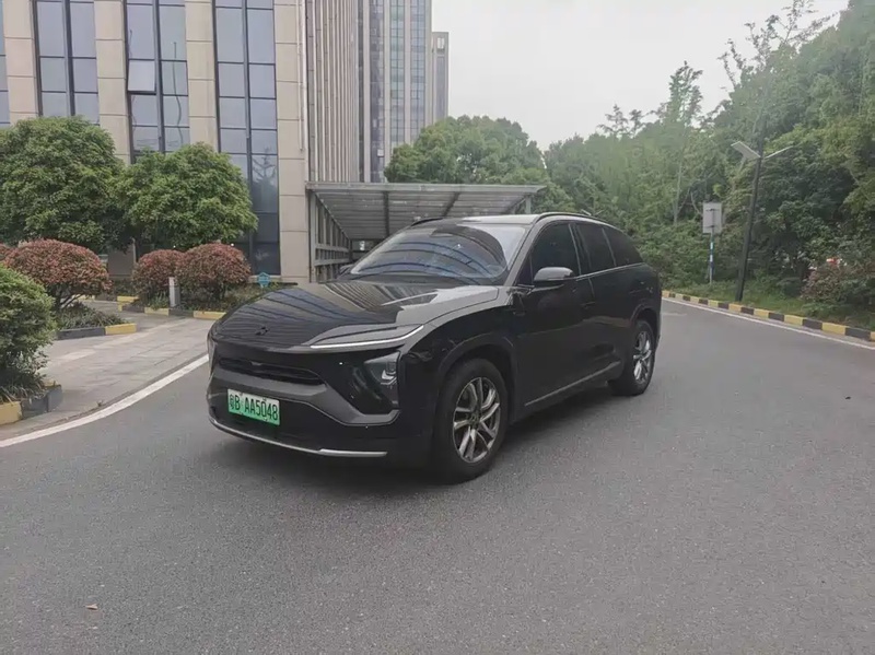 NIO ES6