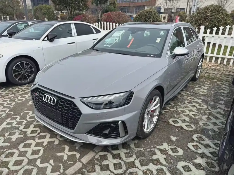 Audi RS4