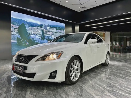 Lexus IS 2012