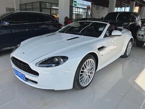 Aston Martin Vantage 2011