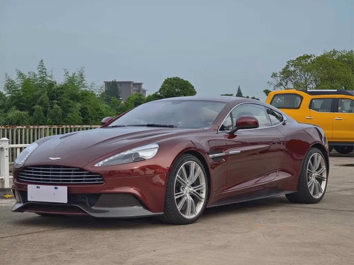 Aston Martin Vanquish 2016