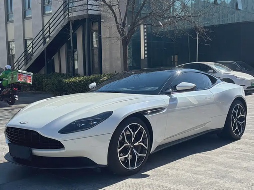Aston Martin DB11 2019