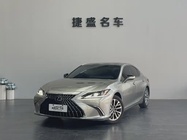 Lexus ES 2022