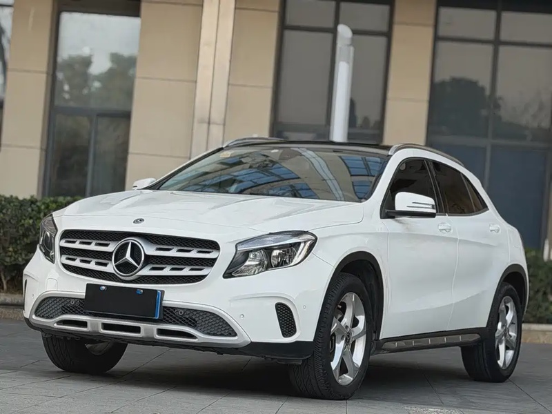 Mercedes-Benz GLA-Class