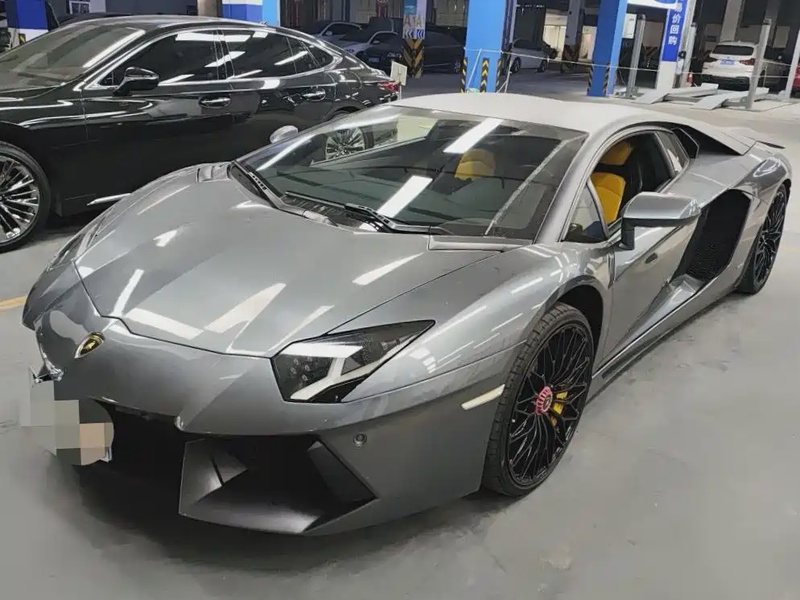 Lamborghini Aventador