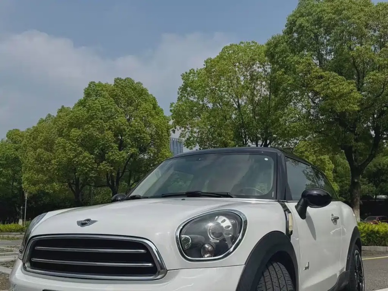 MINI Paceman