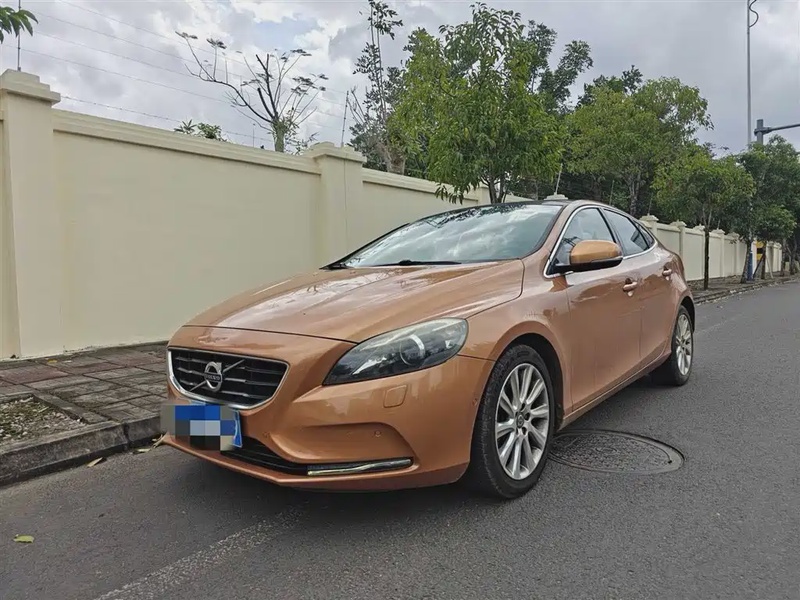 Volvo V40