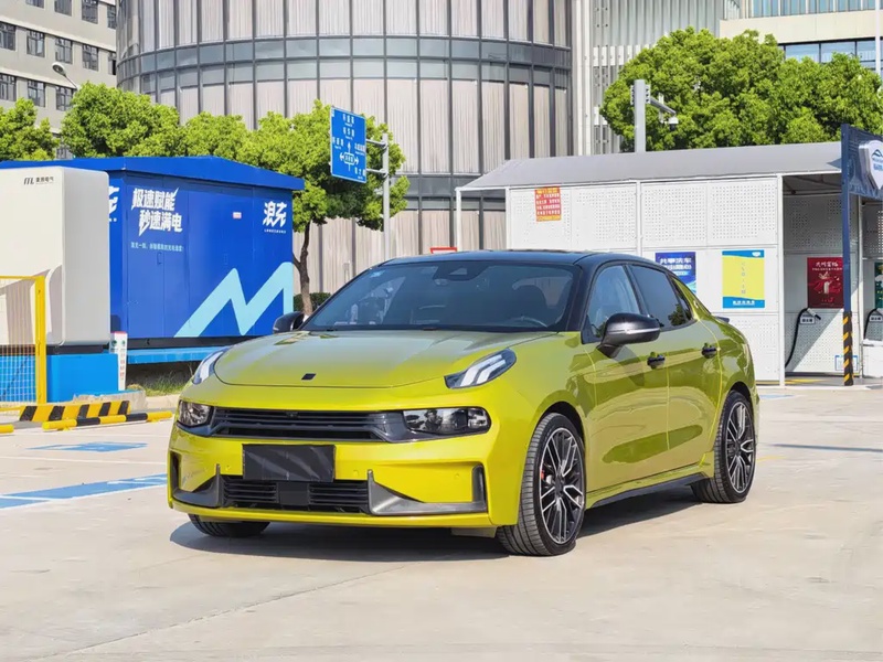 Lynk & Co 03