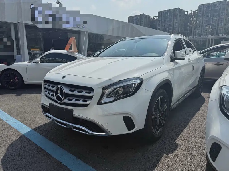 Mercedes-Benz GLA-Class