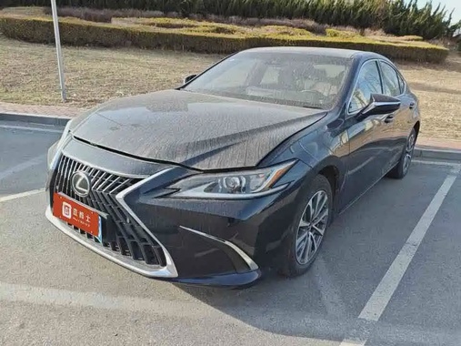 Lexus ES 2024