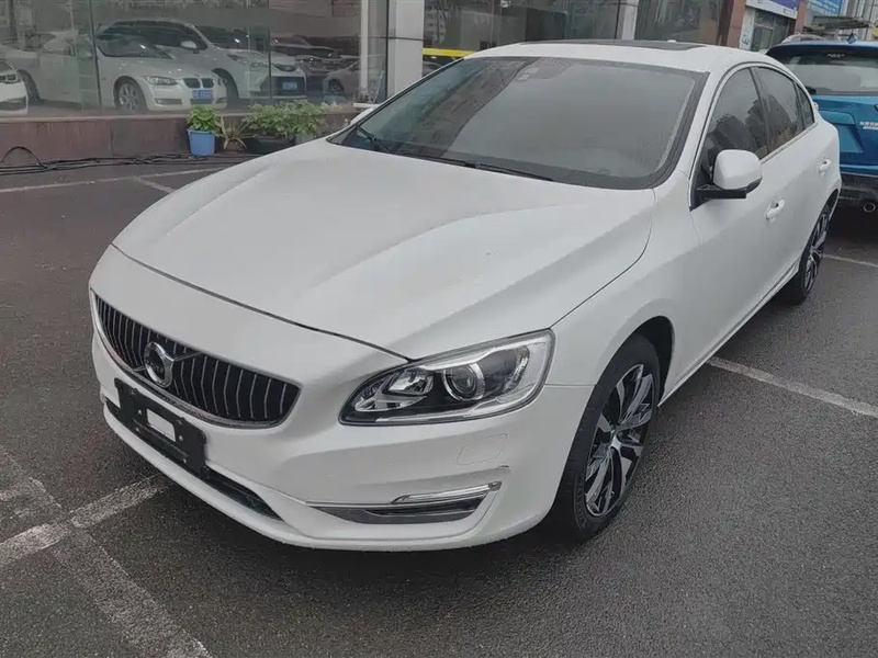 Volvo S60