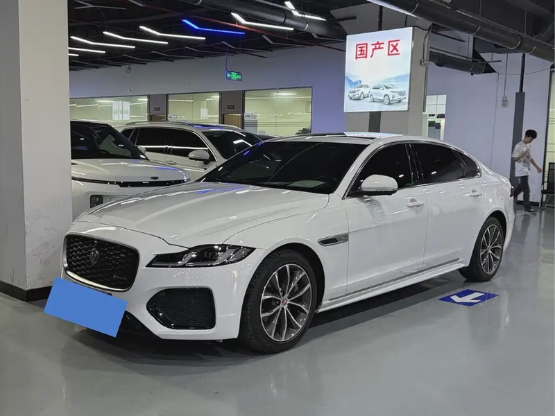Jaguar XF