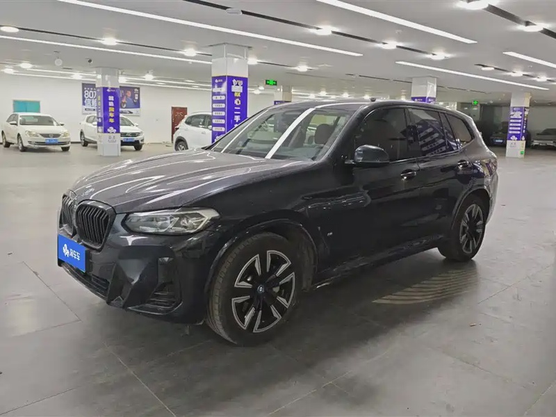 BMW iX3