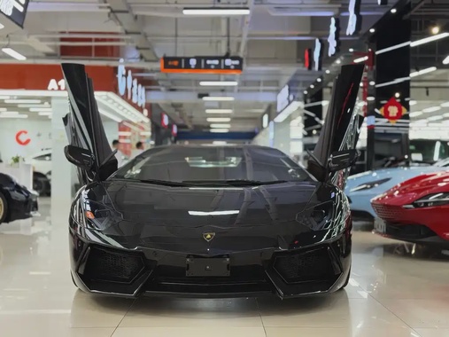 Lamborghini Aventador 2014