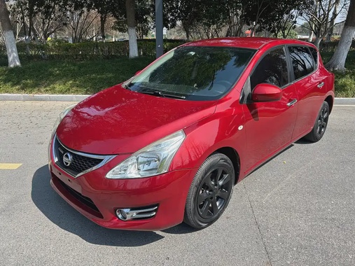Nissan Tiida 2012