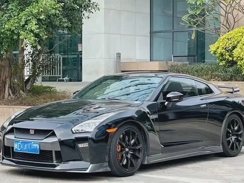 Nissan GT-R