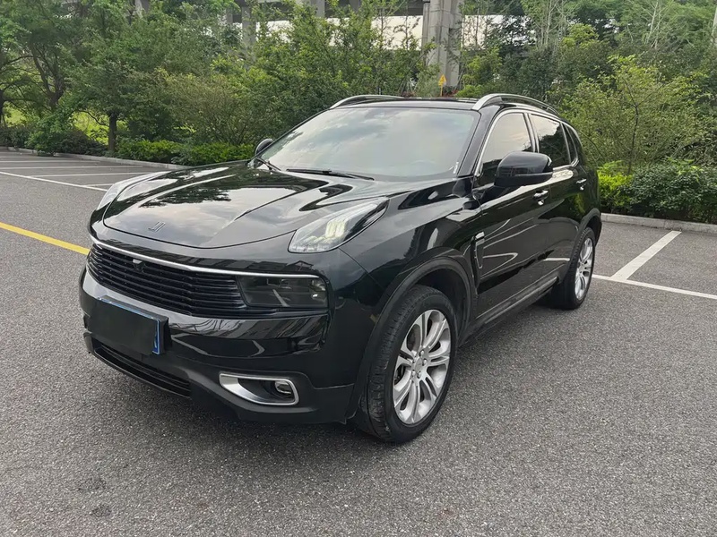 Lynk & Co 01