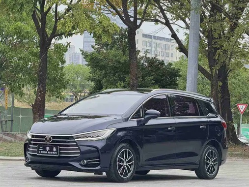 BYD MAX 2018