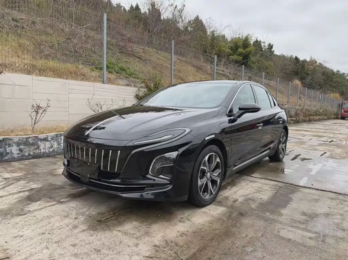 Hongqi E-QM5 2024