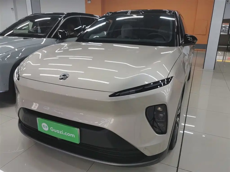 NIO ES8