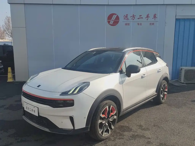 Lynk & Co 06