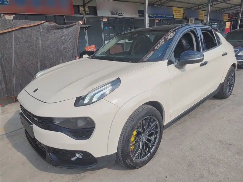 Lynk & Co 02