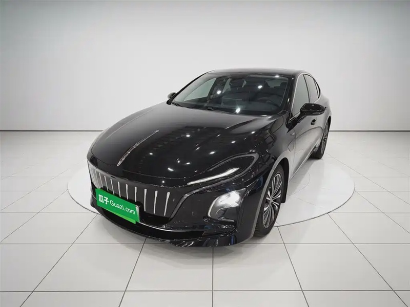 Hongqi E-QM5