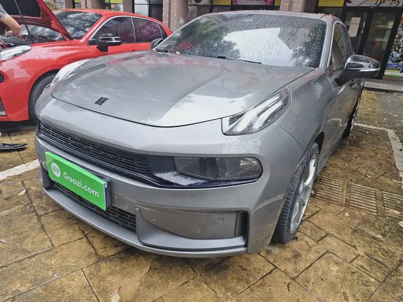 Lynk & Co 03