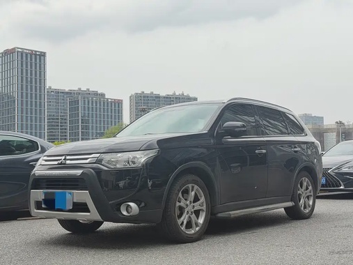 Mitsubishi Outlander 2015