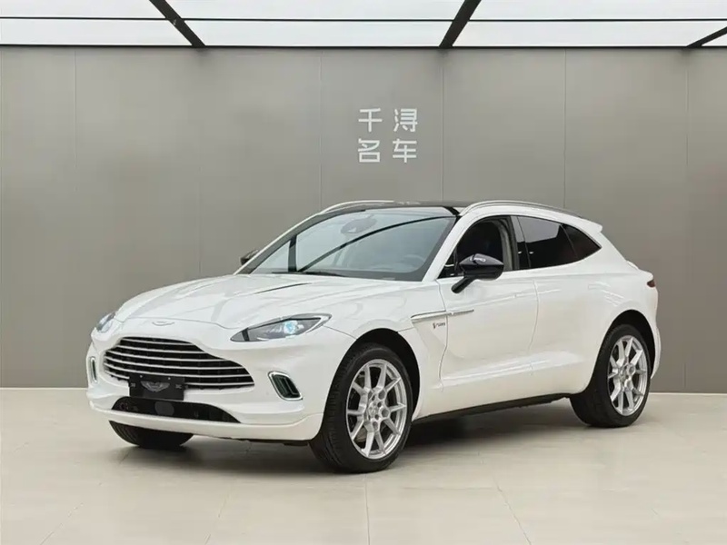 Aston Martin DBX