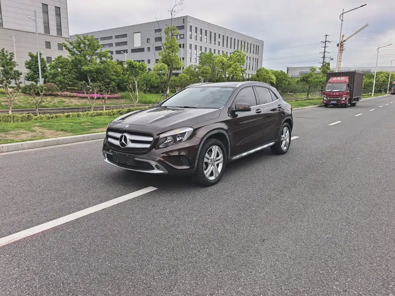 Mercedes-Benz GLA-Class
