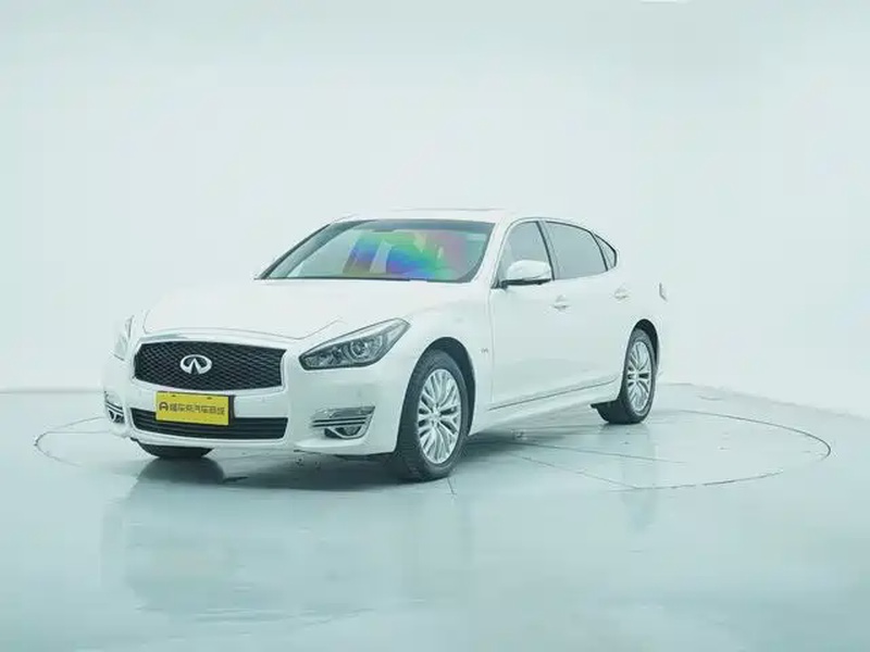 Infiniti Q70